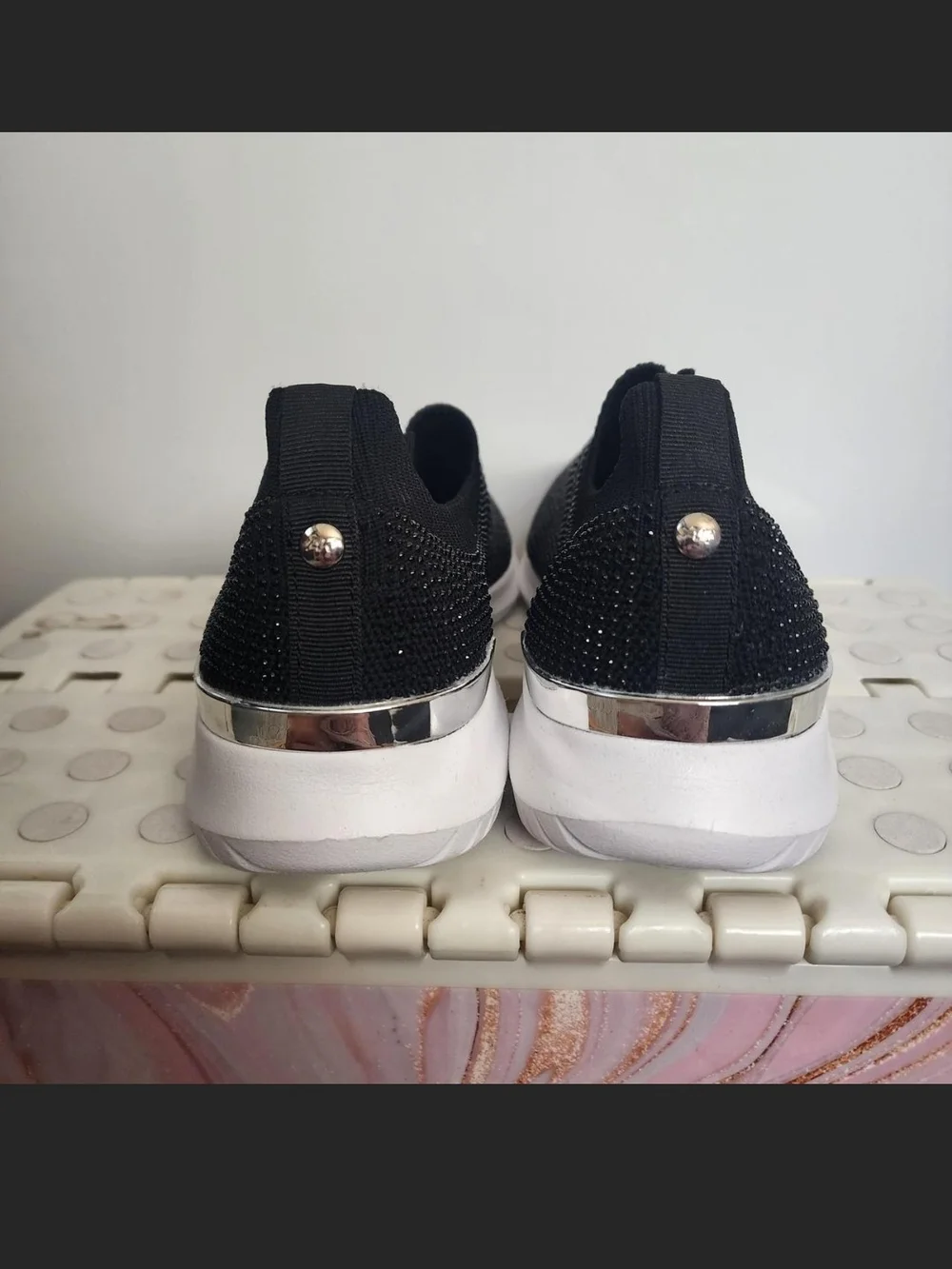 SZ 7 Anne Klein AK Black Slip-On Knit Rhinestone Sneakers